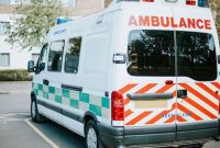 arti mimpi mobil ambulan
