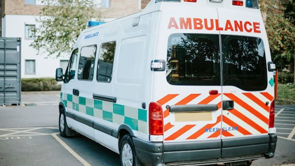 arti mimpi mobil ambulan