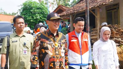 TUTURPEDIA - Bentuk Kepedulian Terhadap Insiden Kebakaran Sumur Bor Minyak di Desa Gandu, Pertamina Patra Niaga Regional Jawa Bagian Tengah Salurkan Bantuan Tabung Bright Gas