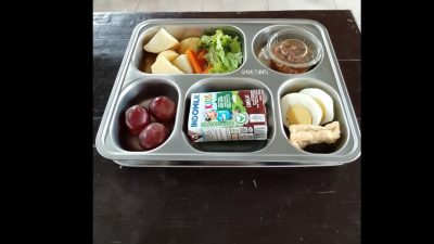 RACUN MBG: Bukan Sekadar Nasi Basi, Tapi Pertaruhan Rp320 Triliun Melawan Mafia Pangan 3 TUTURPEDIA - RACUN MBG: Bukan Sekadar Nasi Basi, Tapi Pertaruhan Rp320 Triliun Melawan Mafia Pangan