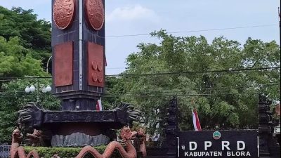 Stop Foya-foya! Yuni, Suara Perempuan Blora, Desak Anggaran Kunker 'Kembali' ke Rakyat: Fokus Infrastruktur, Pendidikan, dan Kesehatan! 3 TUTURPEDIA - Stop Foya-foya! Yuni, Suara Perempuan Blora, Desak Anggaran Kunker 'Kembali' ke Rakyat: Fokus Infrastruktur, Pendidikan, dan Kesehatan!