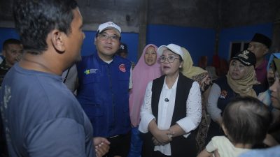 Tinjau Titik-Titik Pengungsian, Agustina Wilujeng Pastikan Bantuan Tersalurkan 5 TUTURPEDIA - Tinjau Titik-Titik Pengungsian, Agustina Wilujeng Pastikan Bantuan Tersalurkan