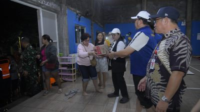 Tinjau Titik-Titik Pengungsian, Agustina Wilujeng Pastikan Bantuan Tersalurkan 2 TUTURPEDIA - Tinjau Titik-Titik Pengungsian, Agustina Wilujeng Pastikan Bantuan Tersalurkan