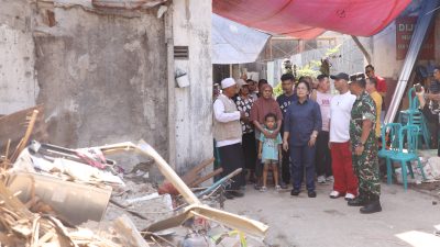 Tinjau Korban Rumah Roboh, Wali kota Agustina Pastikan Pendidikan Anak Terjamin 3 TUTURPEDIA - Tinjau Korban Rumah Roboh, Wali kota Agustina Pastikan Pendidikan Anak Terjamin