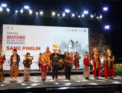 Nunung dan Cak Lontong Meriahkan Festival Wayang Semesta