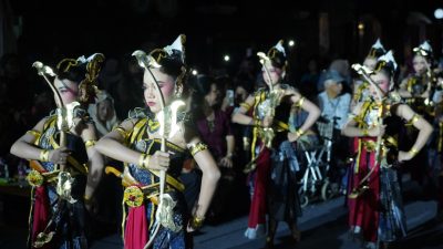 Nunung dan Cak Lontong Meriahkan Festival Wayang Semesta 2 TUTURPEDIA - Nunung dan Cak Lontong Meriahkan Festival Wayang Semesta