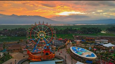 TUTURPEDIA - 10 Destinasi Wisata Hits di Semarang 2025: Panduan Lengkap & Ringan untuk Liburan Ceria