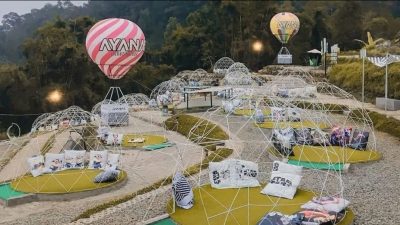 TUTURPEDIA - 10 Destinasi Wisata Hits di Semarang 2025: Panduan Lengkap & Ringan untuk Liburan Ceria