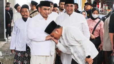 Gus Yasin di Tegal: Pemerintahan Butuh Doa Ulama, Bukan Sekadar Kekuatan Jabatan 4 TUTURPEDIA - Gus Yasin di Tegal: Pemerintahan Butuh Doa Ulama, Bukan Sekadar Kekuatan Jabatan