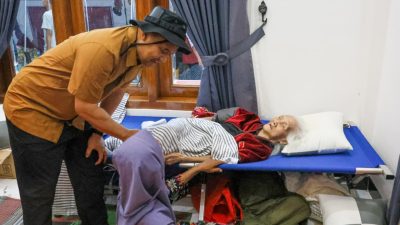 TUTURPEDIA - Ahmad Luthfi Janjikan Hunian Aman bagi Korban Tanah Bergerak Tegal