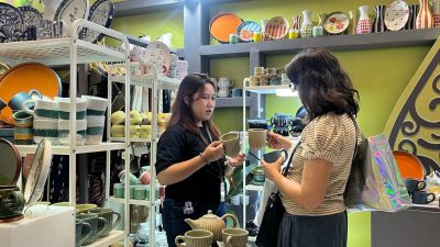 TUTURPEDIA - Kreasi Pengrajin Jateng Bersinar di Inacraft 2026, dari Keramik Daun Jati hingga Bed Cover Batik