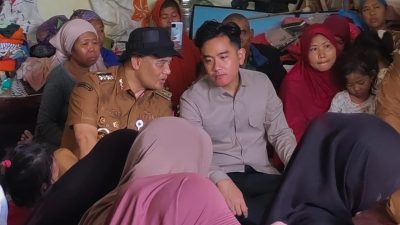 Gubernur Jateng Dampingi Wapres Gibran Tinjau Pengungsi Tanah Gerak di Tegal
