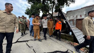 TUTURPEDIA - Gubernur Ahmad Luthfi Tegaskan Warga Terdampak Tanah Gerak Tegal Direlokasi dan Dijamin Rumah Bersertifikat