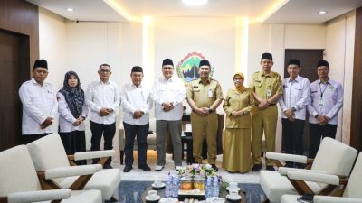 TUTURPEDIA - Wagub Taj Yasin Siapkan Kelas Calon Pengantin untuk Perkuat Ketahanan Keluarga