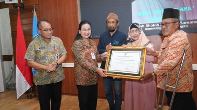 TUTURPEDIA - Perkuat Kesadaran Sejarah Masyarakat, Pemkot Semarang Beri Penghargaan Kepada KH Sholeh Darat