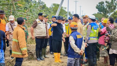 Tanggul Tuntang Jebol, Ahmad Luthfi: Pasang Jembatan Armco Sambung Lagi Jalur Semarang-Grobogan* 3 TUTURPEDIA - Tanggul Tuntang Jebol, Ahmad Luthfi: Pasang Jembatan Armco Sambung Lagi Jalur Semarang-Grobogan*