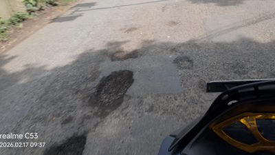 Telat Bayar Pajak Kena Denda, Jalan Berlubang Tak Kunjung Diperbaiki 16 TUTURPEDIA - Telat Bayar Pajak Kena Denda, Jalan Berlubang Tak Kunjung Diperbaiki