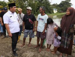 Wagub Jateng Pastikan Percepatan Penutupan Tanggul Sungai Tuntang yang Jebol, 9 Alat Berat Dikerahkan
