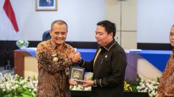 Dikejar Waktu Menuju Lebaran 2026, Jateng Genjot Perbaikan Jalan Sambut 17,7 Juta Pemudik 8 TUTURPEDIA - Dikejar Waktu Menuju Lebaran 2026, Jateng Genjot Perbaikan Jalan Sambut 17,7 Juta Pemudik