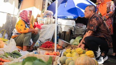 Jelang Ramadan, Pemprov Jateng Turun ke Pasar: Operasi Pasar dan 308 GPM Disiapkan Redam Lonjakan Harga 2 TUTURPEDIA - Jelang Ramadan, Pemprov Jateng Turun ke Pasar: Operasi Pasar dan 308 GPM Disiapkan Redam Lonjakan Harga