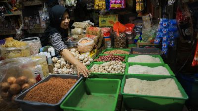 Jelang Ramadan, Pemprov Jateng Turun ke Pasar: Operasi Pasar dan 308 GPM Disiapkan Redam Lonjakan Harga 5 TUTURPEDIA - Jelang Ramadan, Pemprov Jateng Turun ke Pasar: Operasi Pasar dan 308 GPM Disiapkan Redam Lonjakan Harga