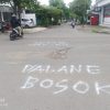 Kesal Jalan Berlubang, Warga Blora Kota Protes Lewat Coretan dan Langsung Diperbaiki