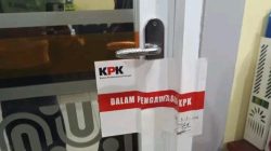 KPK OTT Bupati Pekalongan Fadia Arafiq, Sejumlah Ruang Kantor Disegel Bertuliskan “Dalam Pengawasan KPK” 8 TUTURPEDIA - KPK OTT Bupati Pekalongan Fadia Arafiq, Sejumlah Ruang Kantor Disegel Bertuliskan “Dalam Pengawasan KPK”