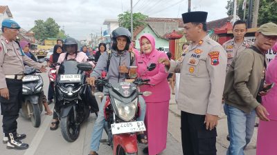 600 Takjil Dibagikan, Bhayangkari dan Polsek Kunduran Santuni Anak Yatim di Bulan Ramadan 6 TUTURPEDIA - 600 Takjil Dibagikan, Bhayangkari dan Polsek Kunduran Santuni Anak Yatim di Bulan Ramadan