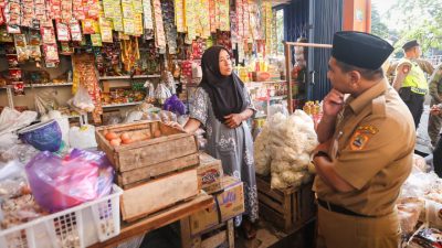 Pedagang Pasar Bintoro Wadul Minyakita Langka, Gus Yasin Gercep Minta OPD Cek Distributor dan Sesuaikan HET 3 TUTURPEDIA - Pedagang Pasar Bintoro Wadul Minyakita Langka, Gus Yasin Gercep Minta OPD Cek Distributor dan Sesuaikan HET