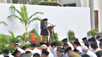 Pemkot Semarang Gelar Sholat Idul Fitri di Halaman Balaikota 3 TUTURPEDIA - Pemkot Semarang Gelar Sholat Idul Fitri di Halaman Balaikota