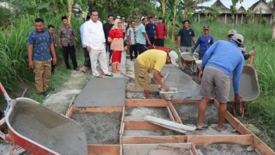 "The Power of Urunan": Warga Nglebak Bangun Jalan Mandiri, Bupati dan Wakil Bupati Blora Sampai Turun Tangan 3 TUTURPEDIA - "The Power of Urunan": Warga Nglebak Bangun Jalan Mandiri, Bupati dan Wakil Bupati Blora Sampai Turun Tangan