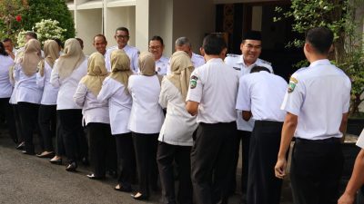 Gebrakan Hari Pertama Kerja Pasca-Lebaran: Bupati Blora Minta ASN Langsung Tancap Gas Layani Warga 3 TUTURPEDIA - Gebrakan Hari Pertama Kerja Pasca-Lebaran: Bupati Blora Minta ASN Langsung Tancap Gas Layani Warga