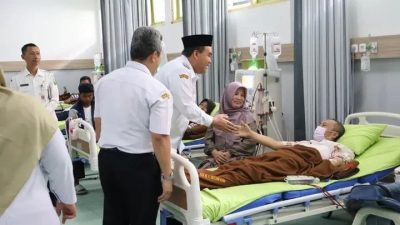 Hari Pertama Masuk Kerja, Bupati Arief Rohman Sidak Pelayanan Publik: RSUD hingga MPP Dipastikan Sudah Aktif 3 TUTURPEDIA - Hari Pertama Masuk Kerja, Bupati Arief Rohman Sidak Pelayanan Publik: RSUD hingga MPP Dipastikan Sudah Aktif