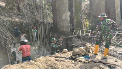 Jembatan Garuda Dikebut! TNI dan Warga Jati Bahu-membahu Tembus Medan Sulit 3 TUTURPEDIA - Jembatan Garuda Dikebut! TNI dan Warga Jati Bahu-membahu Tembus Medan Sulit