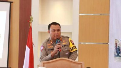 Tanpa Sorotan Kamera, Kapolres Blora Diam-Diam Jadi Penolong: Kisah Mengharukan di Balik Tahlilan Warga 3 TUTURPEDIA - Tanpa Sorotan Kamera, Kapolres Blora Diam-Diam Jadi Penolong: Kisah Mengharukan di Balik Tahlilan Warga