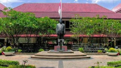 Kronologi Lengkap Kasus Grup Chat Pelecehan Mahasiswa FH UI: Dari Utas Viral hingga Pengakuan dan Investigasi Kampus 14 TUTURPEDIA - Kronologi Lengkap Kasus Grup Chat Pelecehan Mahasiswa FH UI: Dari Utas Viral hingga Pengakuan dan Investigasi Kampus