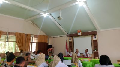TUTURPEDIA - Revolusi Digital di Kelas: MGMP Informatika Sukses Gelar Workshop Media Pembelajaran Berbasis Web