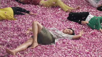 TUTURPEDIA - Para Perasuk: Tontonan Segar Pengusir Suntuk (Sebuah Review untuk film Para Perasuk karya Wregas Bhanuteja)