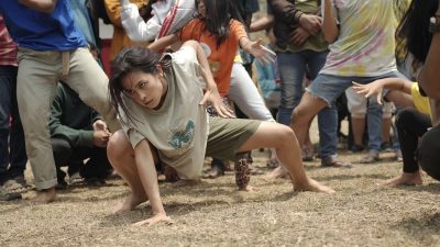 TUTURPEDIA - Para Perasuk: Tontonan Segar Pengusir Suntuk (Sebuah Review untuk film Para Perasuk karya Wregas Bhanuteja)