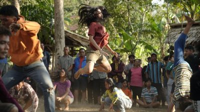 TUTURPEDIA - Para Perasuk: Tontonan Segar Pengusir Suntuk (Sebuah Review untuk film Para Perasuk karya Wregas Bhanuteja)