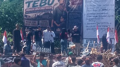 Panggung Demokrasi Tumpah Tebu! Plt Direktur Utama PG GMM Blora, Sri EM: Kita Bentuk Tim Dulu 3 TUTURPEDIA - Panggung Demokrasi Tumpah Tebu! Plt Direktur Utama PG GMM Blora, Sri EM: Kita Bentuk Tim Dulu