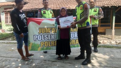 Jumat Berkah Polsek Kunduran: Polisi Blora Turun Langsung Bantu Warga Sambiroto 3 TUTURPEDIA - Jumat Berkah Polsek Kunduran: Polisi Blora Turun Langsung Bantu Warga Sambiroto