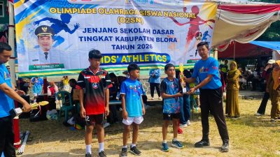 Atlet Muda SDN 1 Kacangan Raih Juara 3, Soroti Kondisi Lapangan yang Kurang Layak 3 TUTURPEDIA - Atlet Muda SDN 1 Kacangan Raih Juara 3, Soroti Kondisi Lapangan yang Kurang Layak