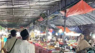 Berkah Haul Sunan Pojok Blora: Ratusan Pedagang dan UMKM Padati Sepanjang Jalan Alun-Alun! 3 TUTURPEDIA - Berkah Haul Sunan Pojok Blora: Ratusan Pedagang dan UMKM Padati Sepanjang Jalan Alun-Alun!