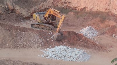 Blora Dikepung Tambang Rembang: Warga Dapat Debu dan Bau Menyengat, Serta Jalan Rusak! 3 TUTURPEDIA - Blora Dikepung Tambang Rembang: Warga Dapat Debu dan Bau Menyengat, Serta Jalan Rusak!