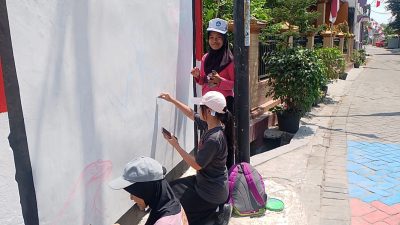 Ketika Dinding Gang Disulap Jadi Kanvas Budaya: Intip Aksi Pelajar Blora Dalam Kompetisi Mural 2026 4 TUTURPEDIA - Ketika Dinding Gang Disulap Jadi Kanvas Budaya: Intip Aksi Pelajar Blora Dalam Kompetisi Mural 2026