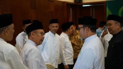 TUTURPEDIA - Gus Rozin dan Khidmah Panjang untuk Pesantren