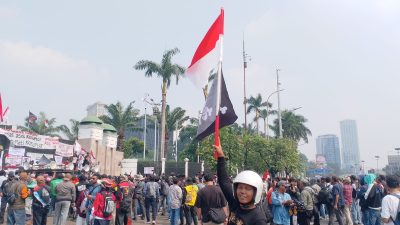 Kecewa Puan Tak Temui Massa, Botok Cs: Sidang Penting Kok Tak Hadir! 10 TUTURPEDIA - Kecewa Puan Tak Temui Massa, Botok Cs: Sidang Penting Kok Tak Hadir!