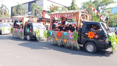 Pawai Pembangunan Blora HUT ke-81 RI, PAUD KB/TK dan UPT SKB Blora Tampilkan Pesona Budaya Samin 4 TUTURPEDIA - Pawai Pembangunan Blora HUT ke-81 RI, PAUD KB/TK dan UPT SKB Blora Tampilkan Pesona Budaya Samin