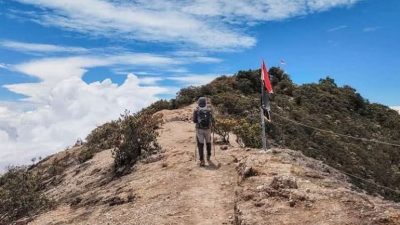 TUTURPEDIA - Gunung Lawu Ditolak Jadi Proyek Geothermal, Pemerintah Geser Target ke Jenawi
